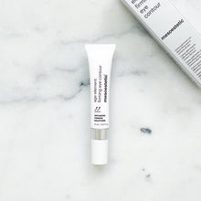 Indlæs billede til gallerivisning Age Element Firming Eye Contour, en avanceret øjencreme designet til at målrette mod synlige tegn på ældning omkring øjenområdet. Denne specielle formel kombinerer nøje udvalgte ingredienser, herunder opstrammende peptider, antioxidanter og nærende ekstrakter, for at mindske fine linjer, reducere hævelse og give et fastere udseende. Age Element Firming Eye Contour er det ideelle valg for at opnå et ungdommeligt og opstrammet øjenområde.