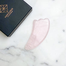 Indlæs billede til gallerivisning ANGEL WING – PINK CRYSTAL – BODY GUA SHA Amazing Space