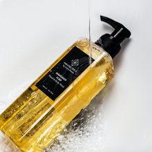 Indlæs billede til gallerivisning MANDARIN REFRESHER – LIQUID SOAP EXFOLIATOR (240ML) Amazing Space
