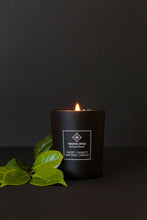Indlæs billede til gallerivisning WHITE TEA CANDLE – FOCUS YOUR ENERGY (180G) Amazing Space
