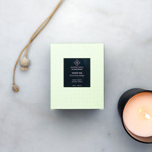 Indlæs billede til gallerivisning WHITE TEA CANDLE – FOCUS YOUR ENERGY (180G) Amazing Space
